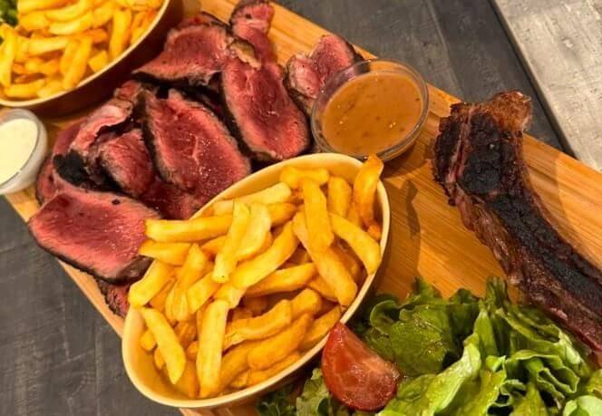 Côte de bœuf grillée maison à la Brasserie Le Saint Ouen Saint-Ouen-du-Tilleul