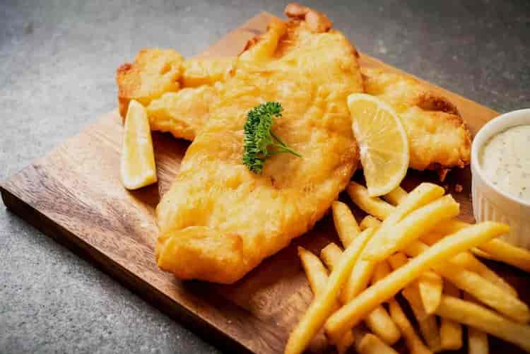Fish and Chips cabillaud croustillant à la Brasserie Le Saint Ouen Normandie